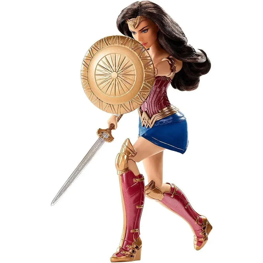 Wonder Woman - Shield Blocking Doll, 12